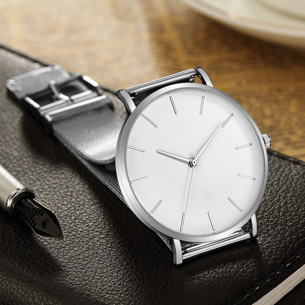 Montre Femme Modern Fashion Black Quartz Watch