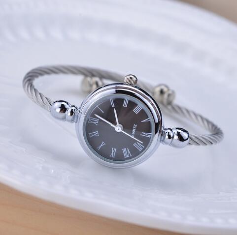 Women Elegant Small Bracelet Wristwatches